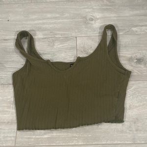 crop top v neck